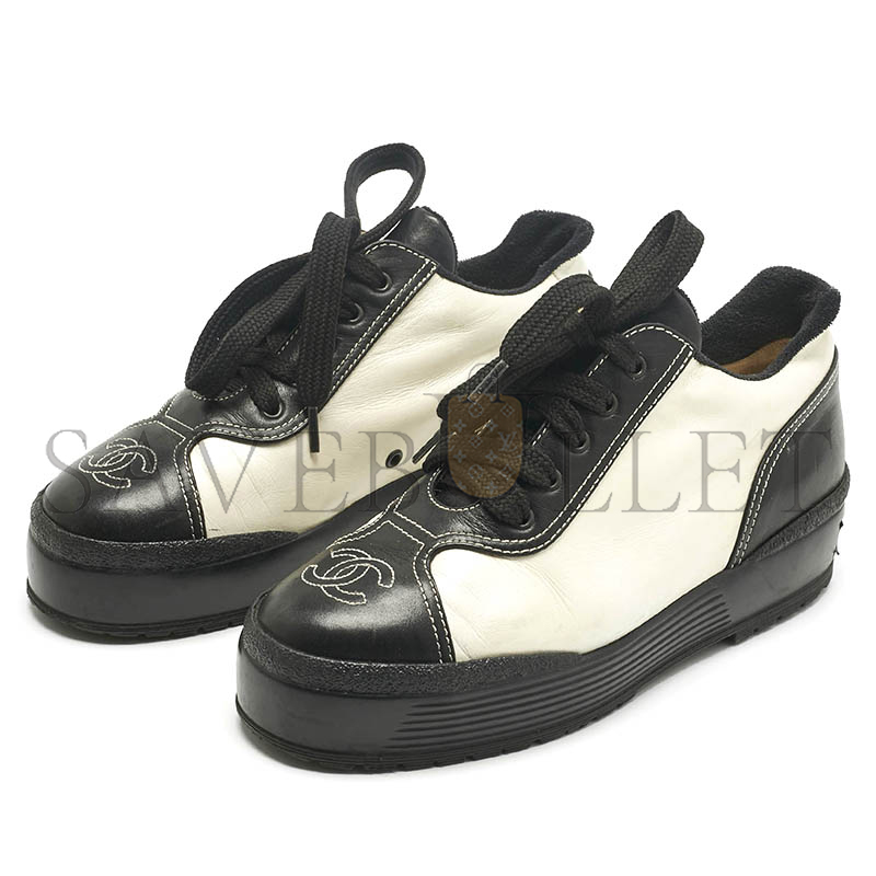CHANEL CHANEL BLACK LEATHER CC PLATFORM SNEAKERS